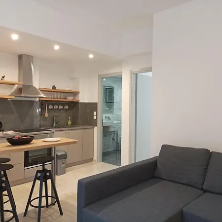 Nyaraló Angela *